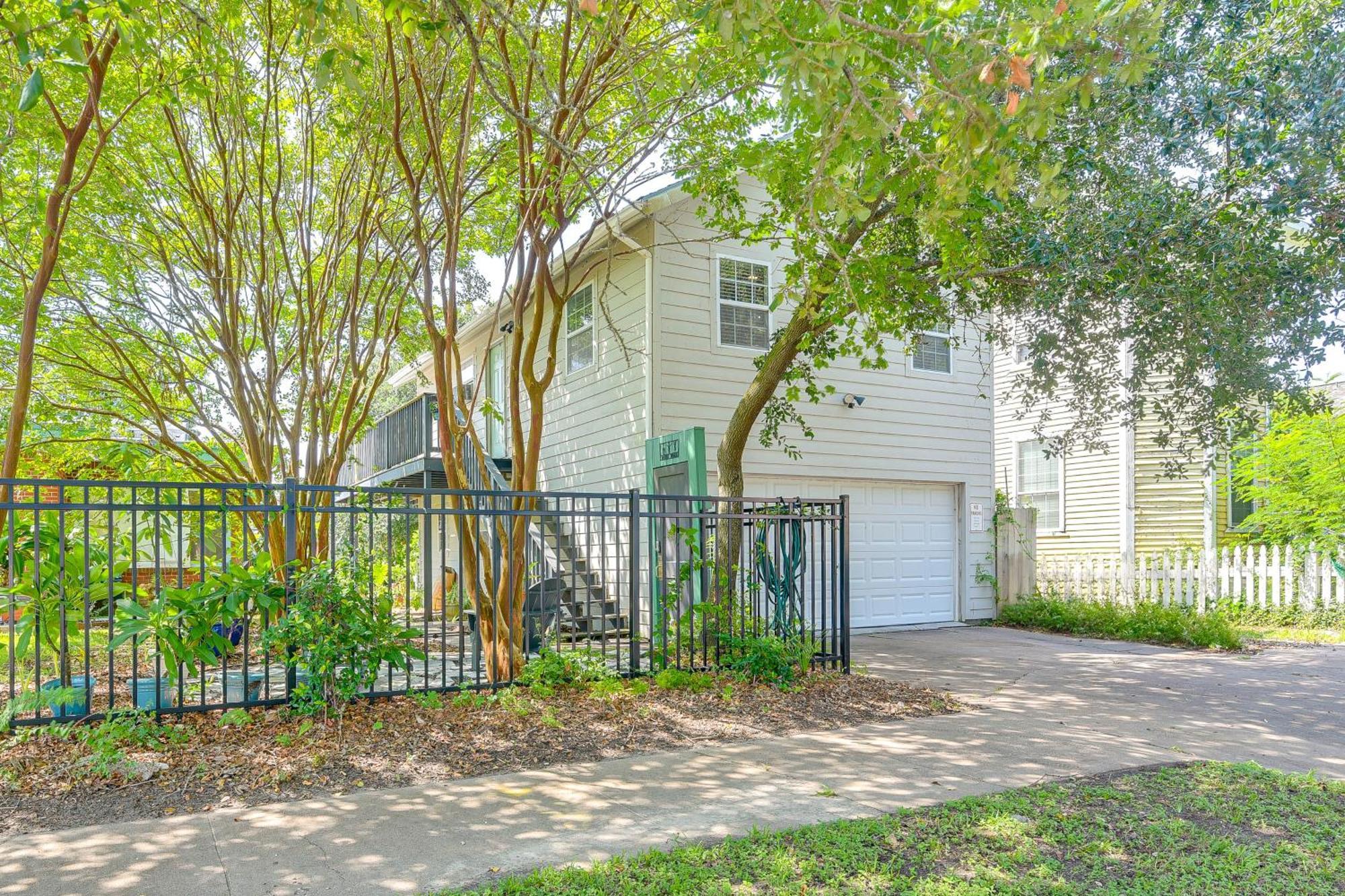 Cozy Galveston Apartment With Private Beach Pass! Kültér fotó