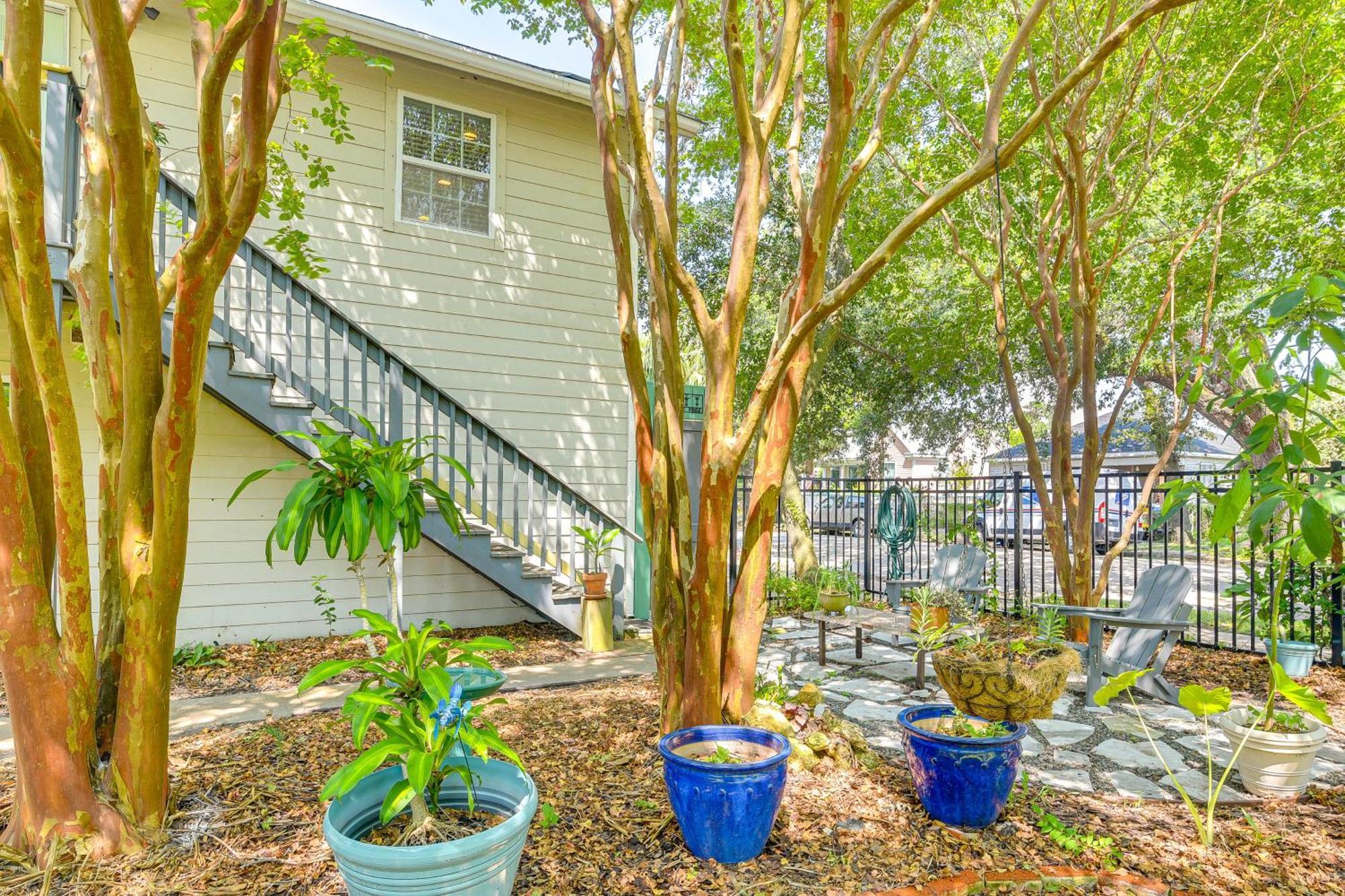 Cozy Galveston Apartment With Private Beach Pass! Kültér fotó