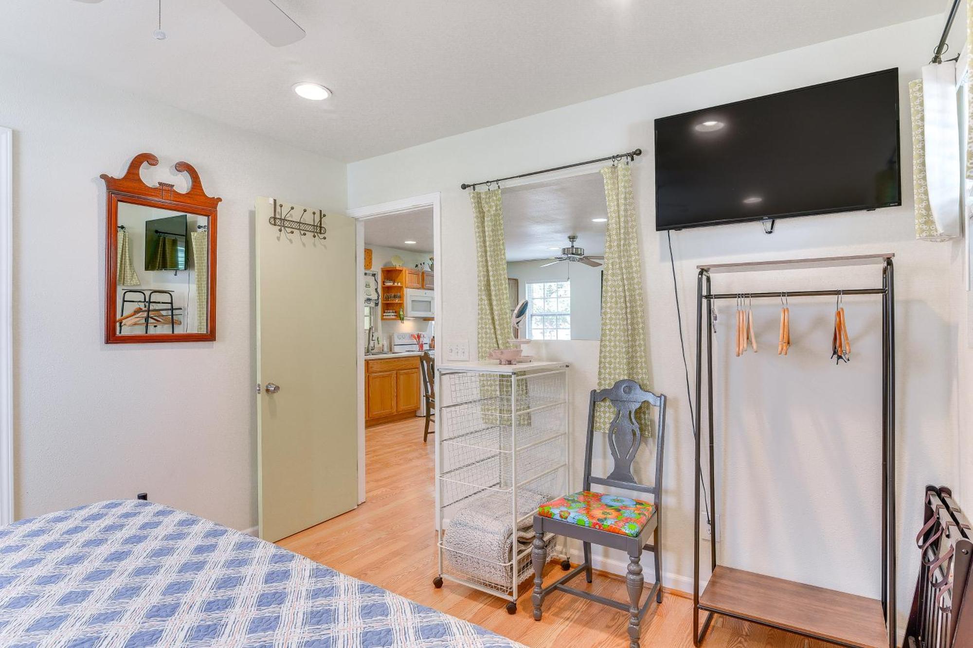 Cozy Galveston Apartment With Private Beach Pass! Kültér fotó