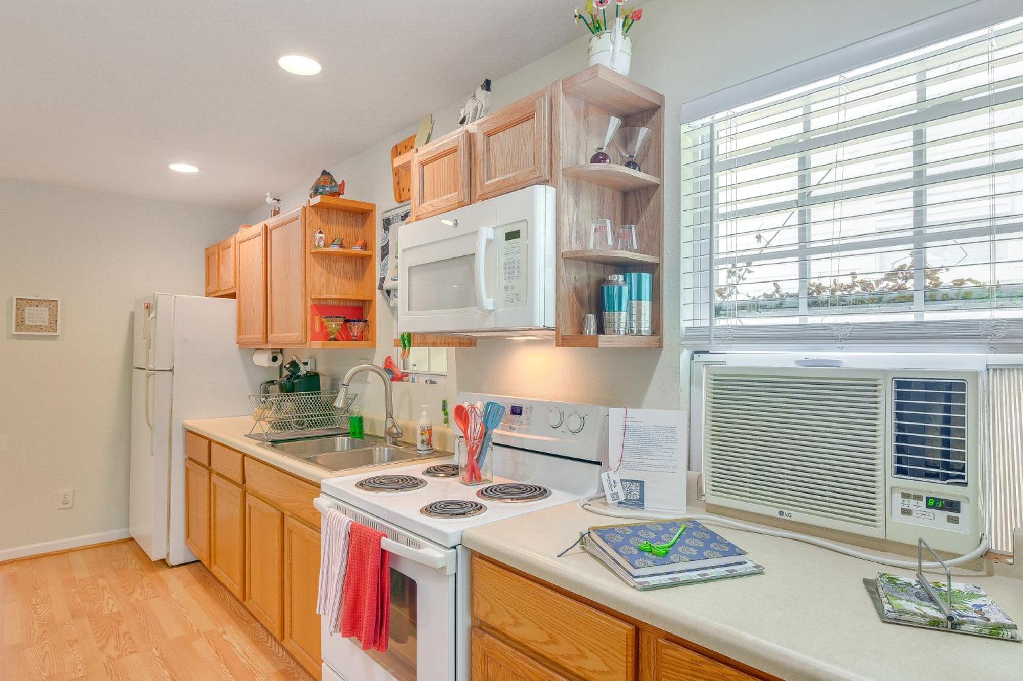 Cozy Galveston Apartment With Private Beach Pass! Kültér fotó