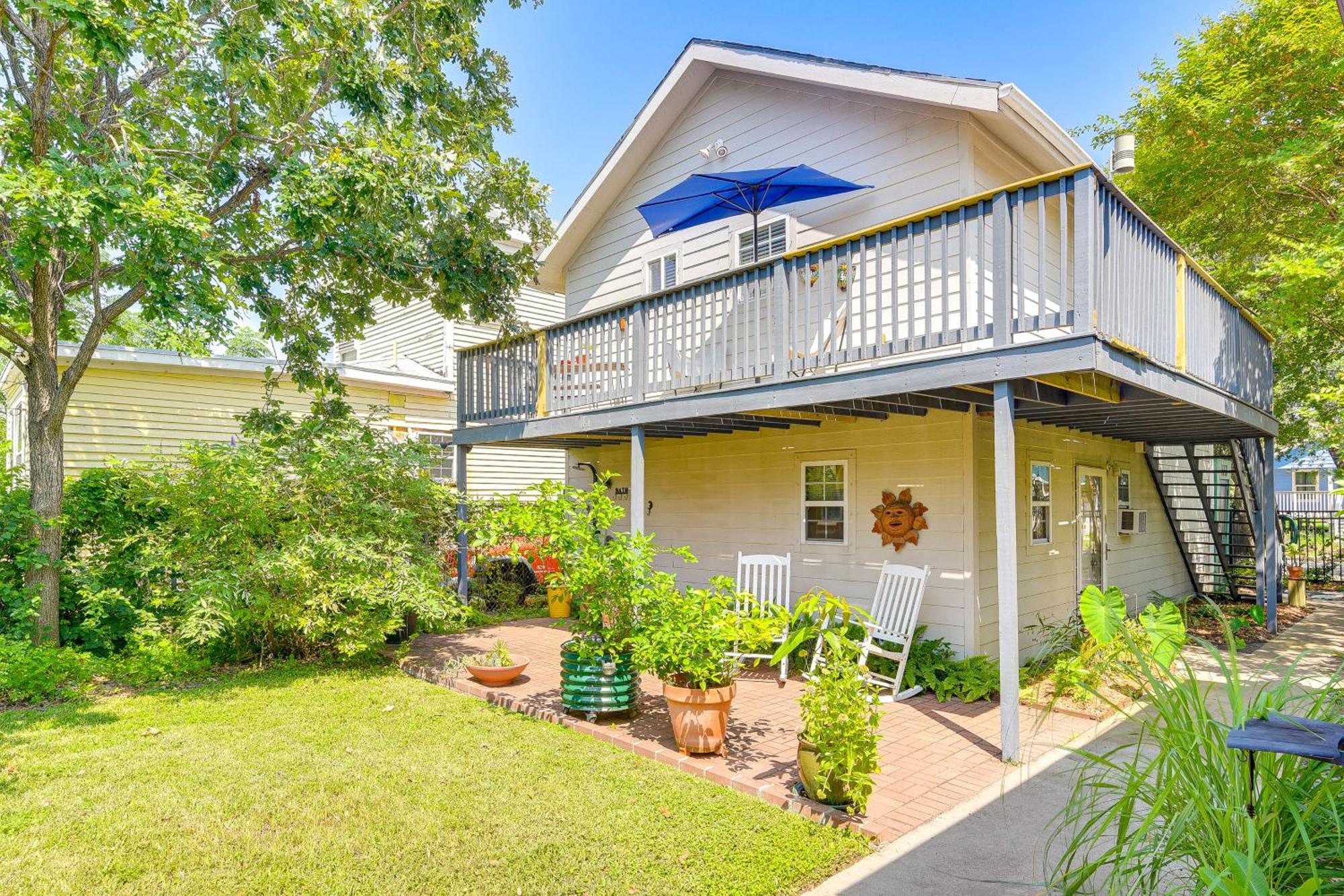 Cozy Galveston Apartment With Private Beach Pass! Kültér fotó
